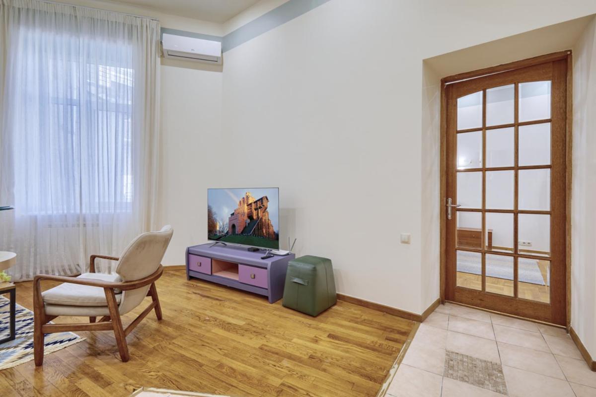 Apartments Near The Golden Gate Kyiv Exterior photo