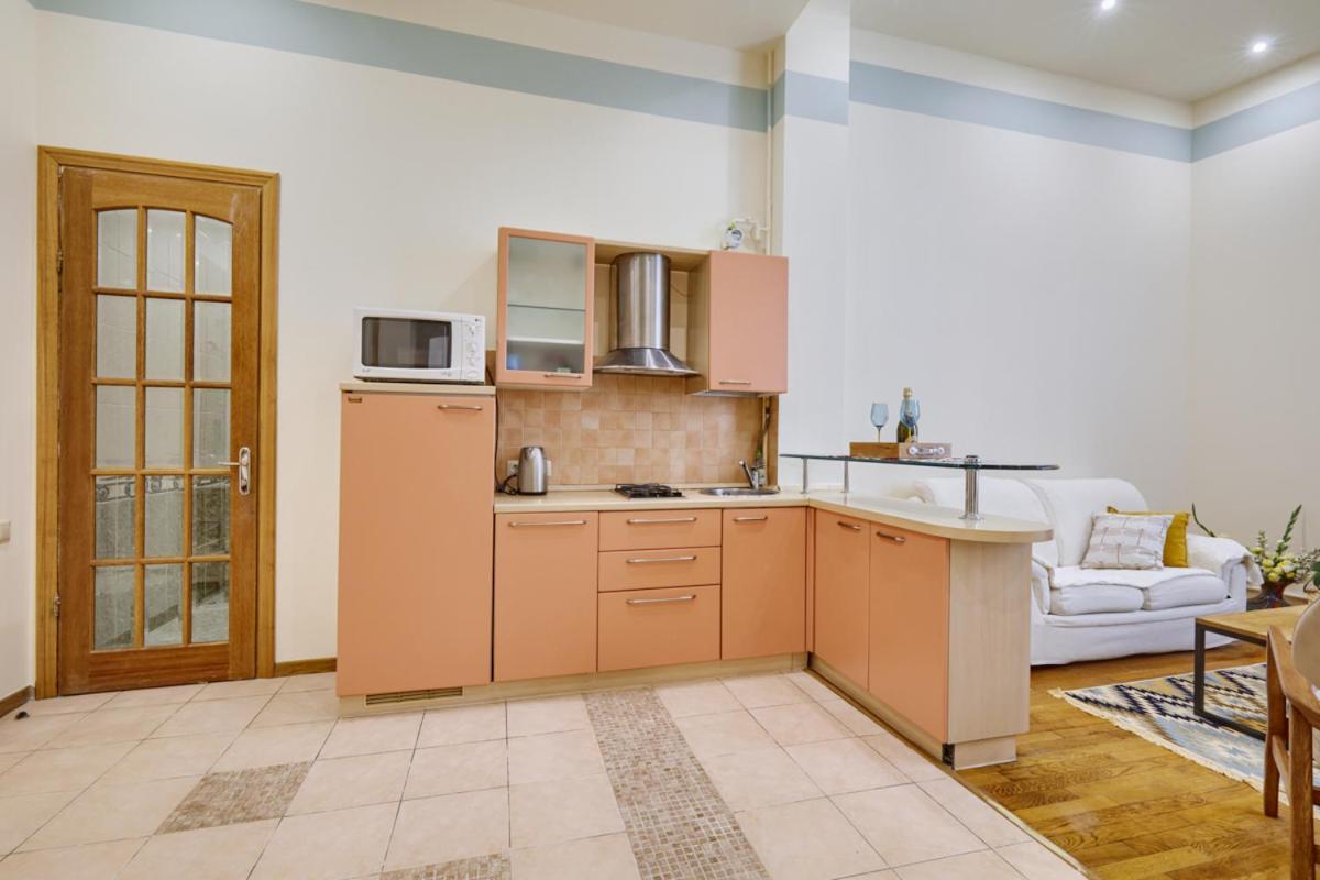 Apartments Near The Golden Gate Kyiv Exterior photo