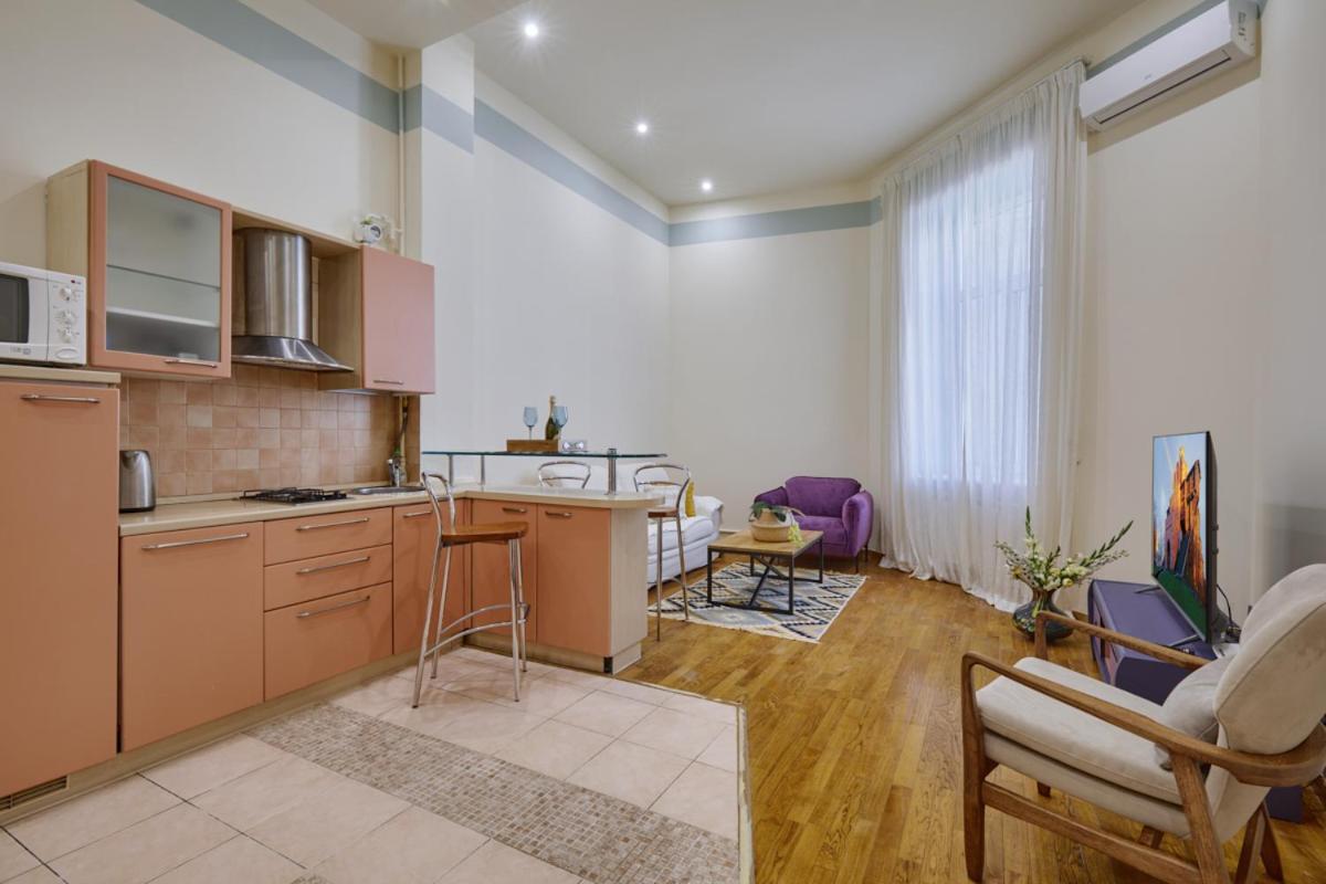 Apartments Near The Golden Gate Kyiv Exterior photo