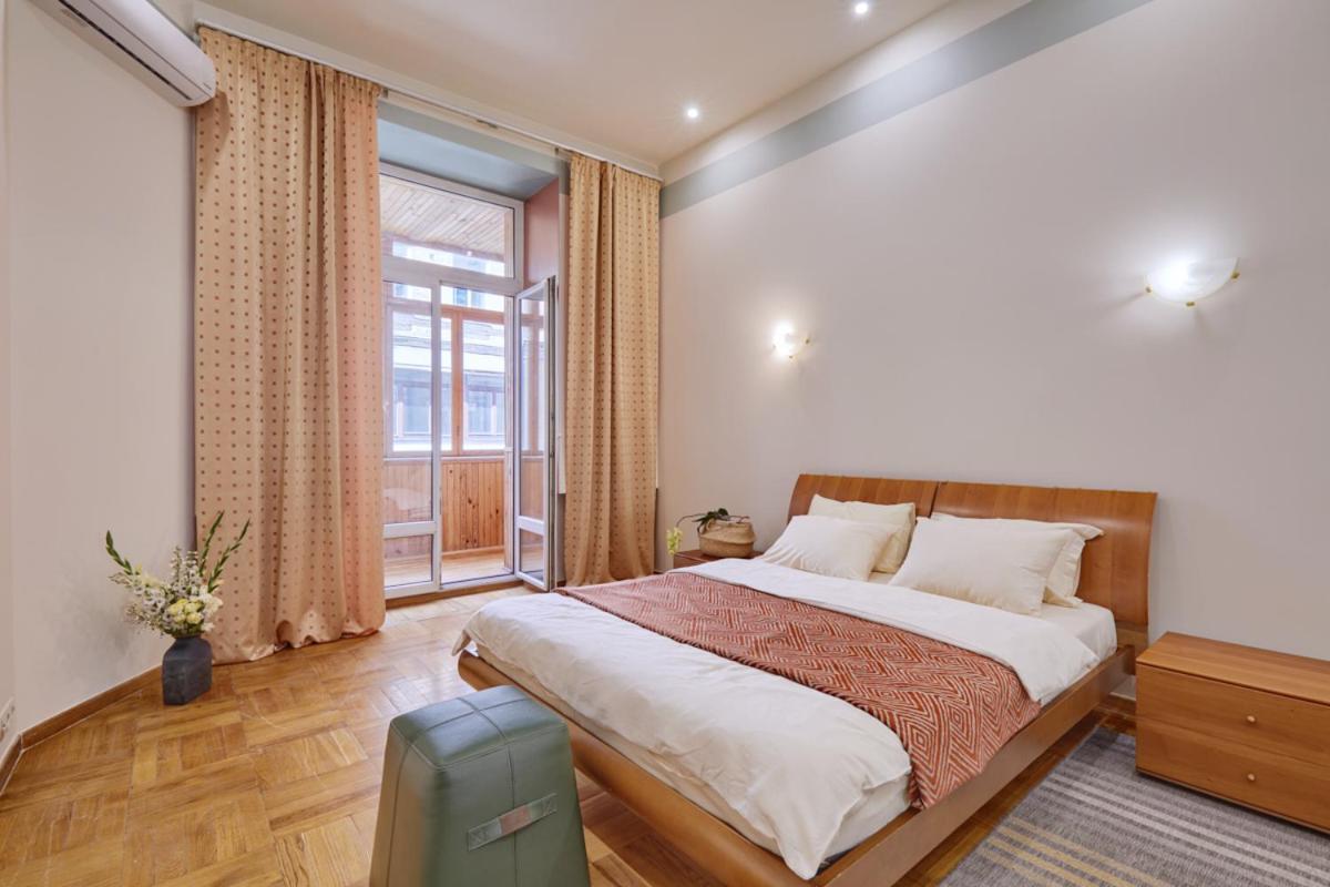 Apartments Near The Golden Gate Kyiv Exterior photo